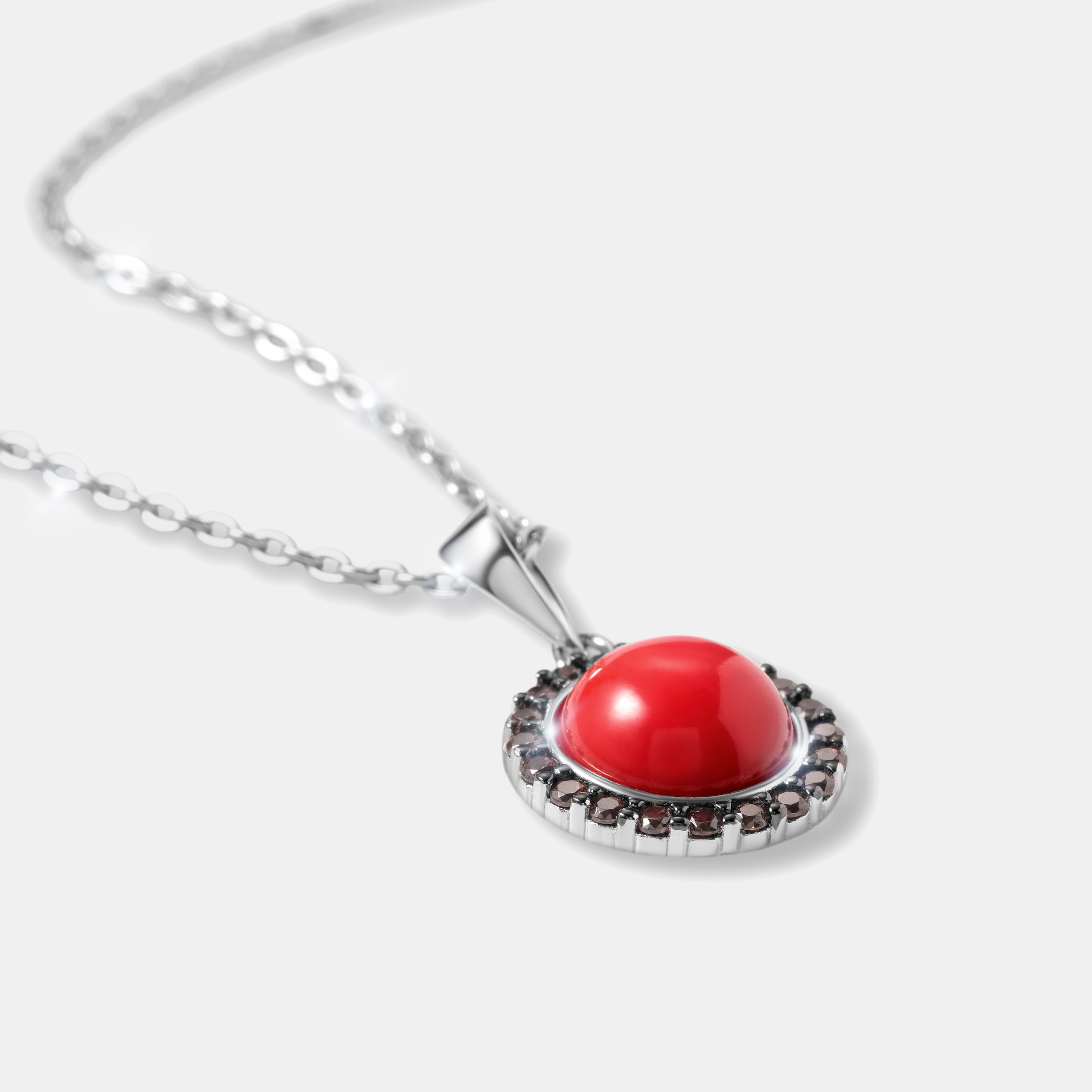 Серебряная подвеска с кораллом